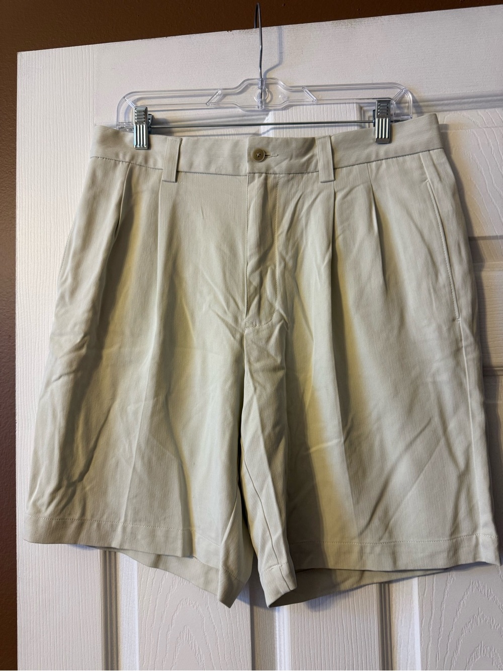 Tommy Bahama 100% Silk Khaki Shorts Size 32 NWOT
